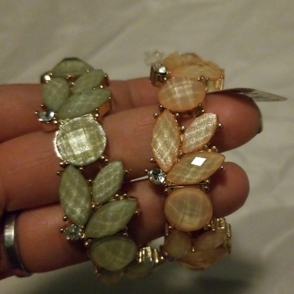 Two bracelets - Picture 2 of 5